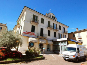 Гостиница Locazione Turistica Holiday-3  Бавено